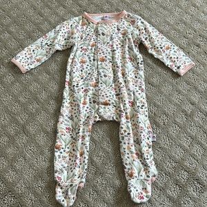 Magnetic baby girl onsie in a fall floral print.  Size 3-6 months